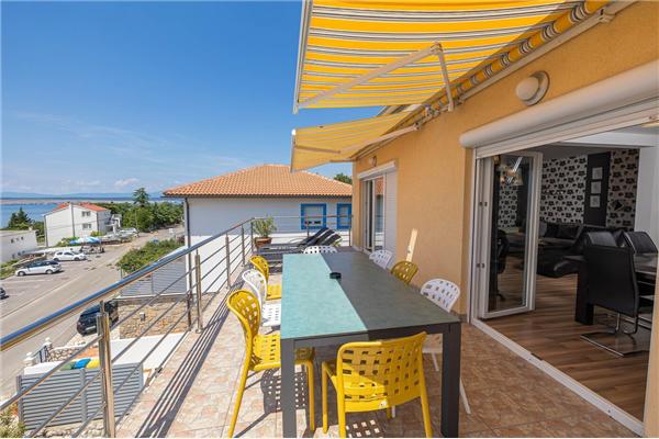 Apartment A7, for 6 persons