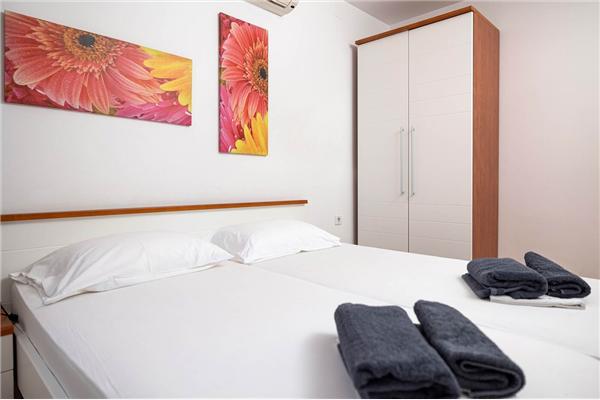 Apartment A7, for 6 persons