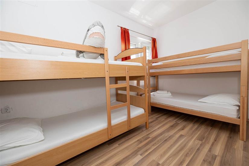 Apartment A7, for 6 persons