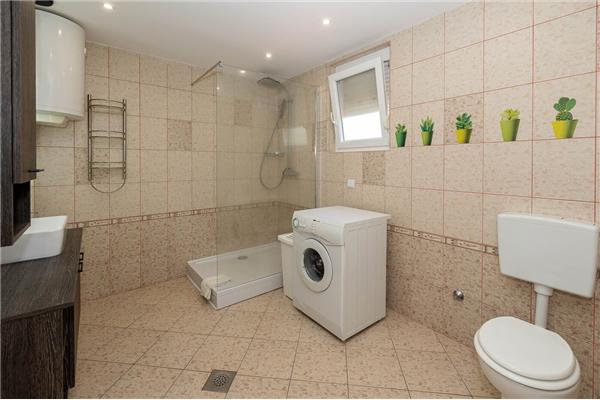 Apartment A7, for 6 persons