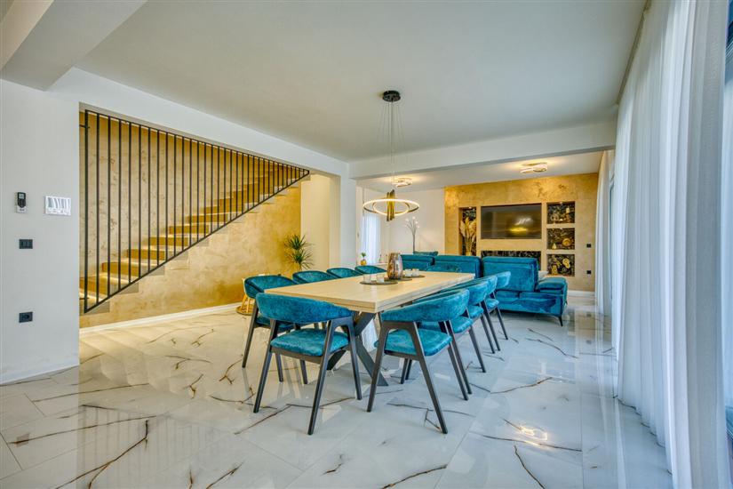 House K1, for 10 persons