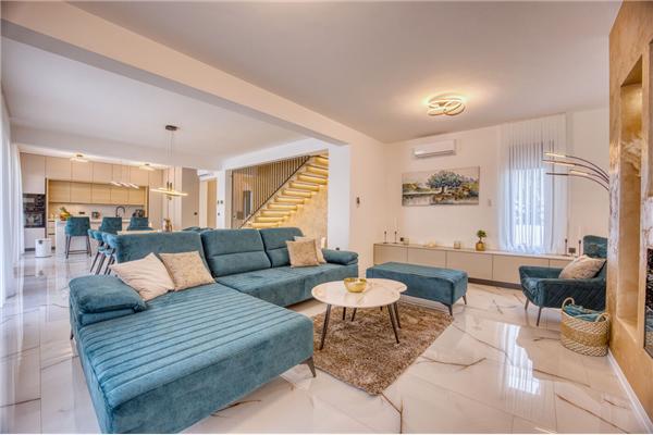 House K1, for 10 persons