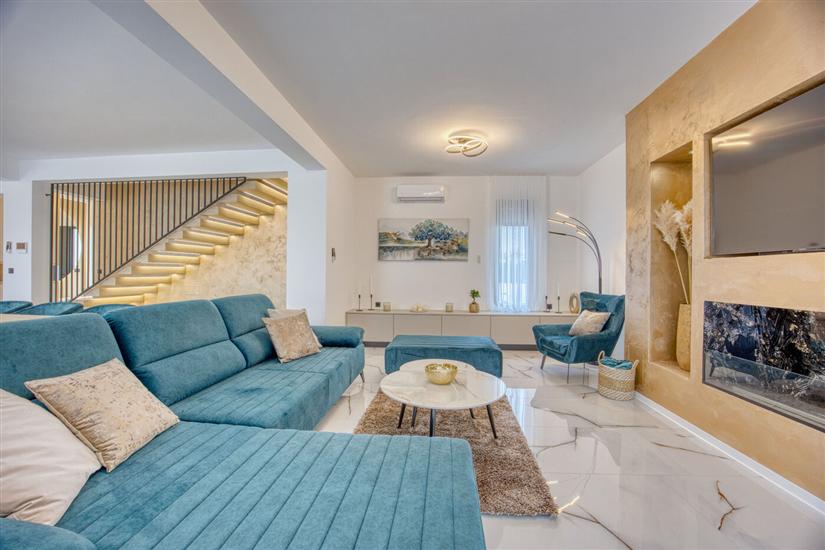 House K1, for 10 persons