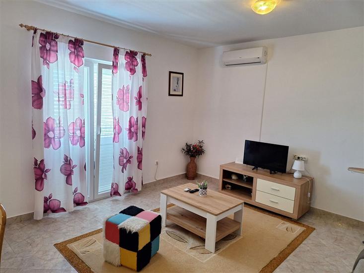 Apartment A1, for 5 persons
