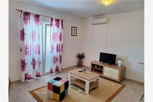Apartment A1, for 5 persons