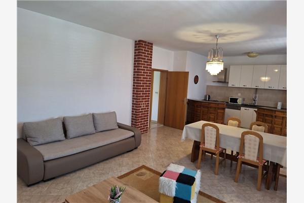 Apartment A1, for 5 persons