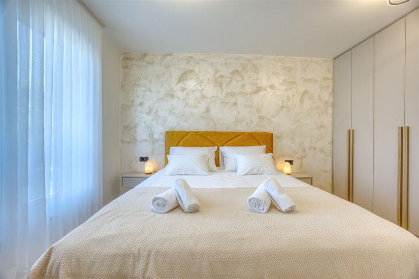 House K1, for 10 persons