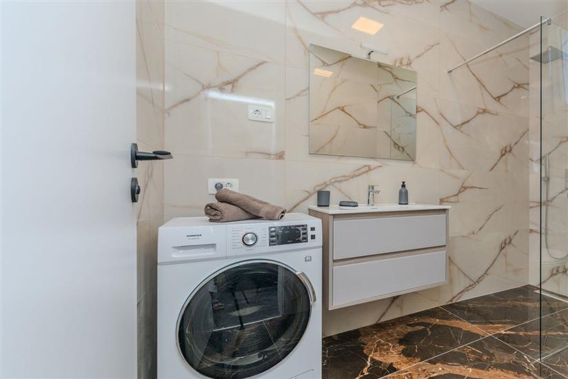 House K1, for 10 persons