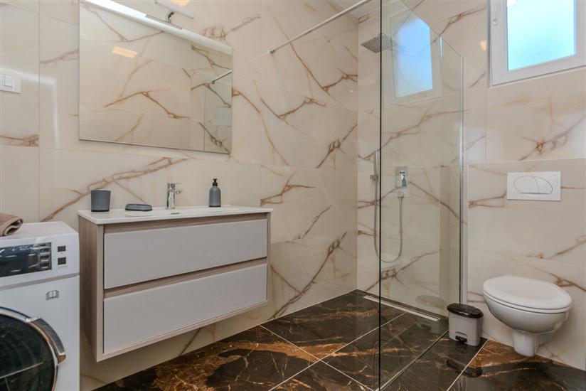 House K1, for 10 persons