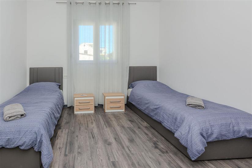 House K1, for 10 persons