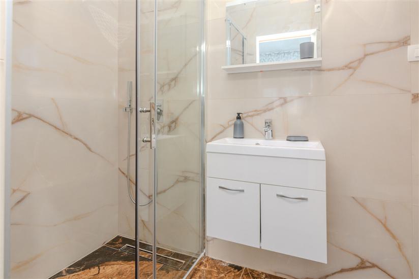 House K1, for 10 persons