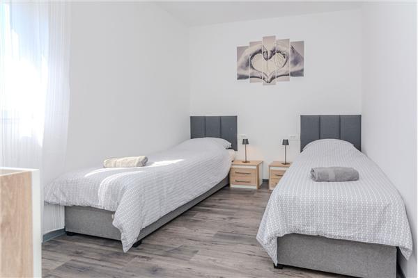 House K1, for 10 persons