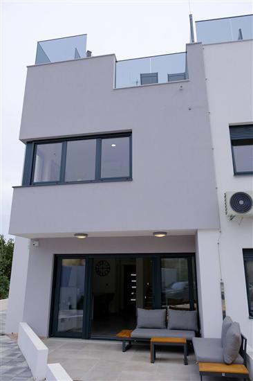 House K1, for 8 persons