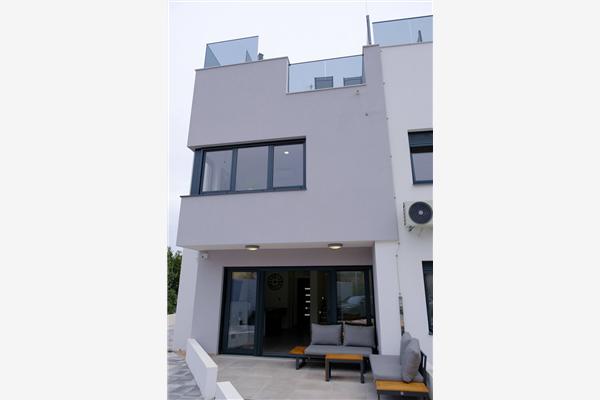 House K1, for 8 persons