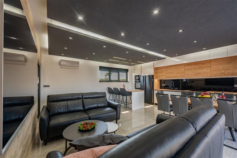 House K1, for 10 persons