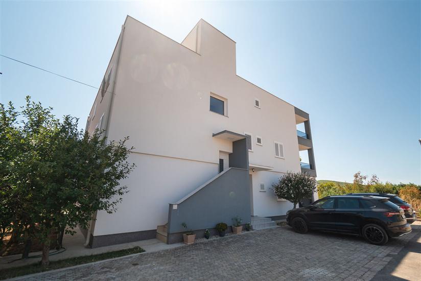 Apartments Lenolu