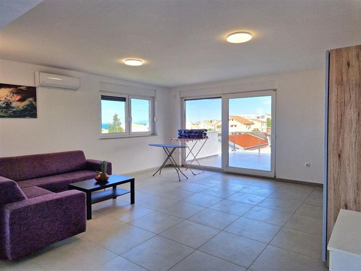 Apartment A4, for 6 persons