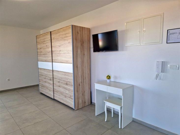 Apartment A4, for 6 persons