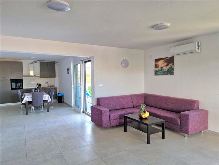 Apartment A4, for 6 persons