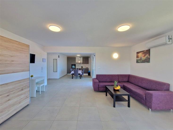 Apartment A4, for 6 persons