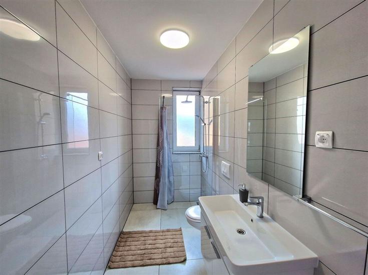 Apartment A4, for 6 persons