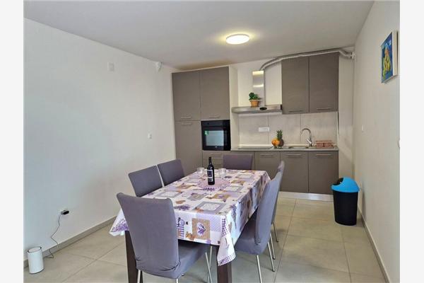 Apartment A4, for 6 persons