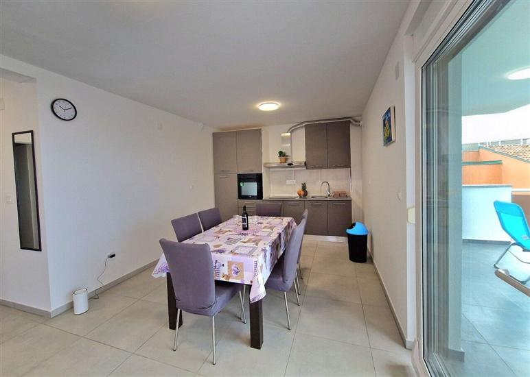 Apartment A4, for 6 persons