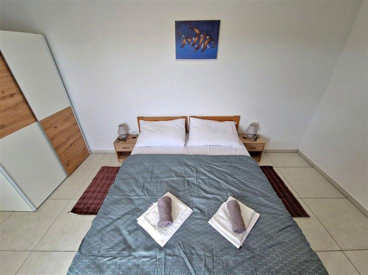 Apartment A4, for 6 persons