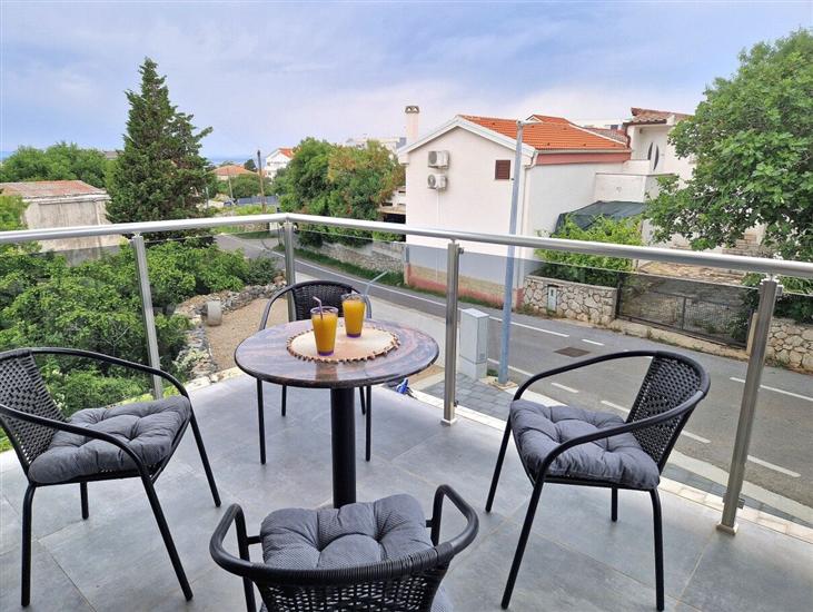 Apartment A2, for 6 persons