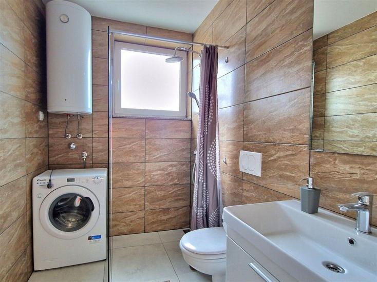 Apartment A2, for 6 persons