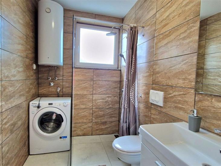 Apartment A2, for 6 persons