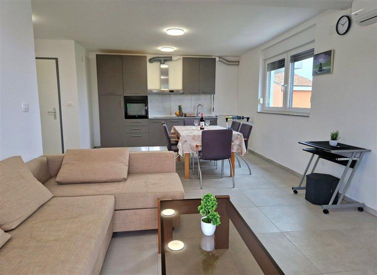 Apartment A2, for 6 persons