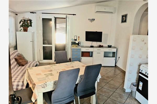 Apartment A1, for 5 persons