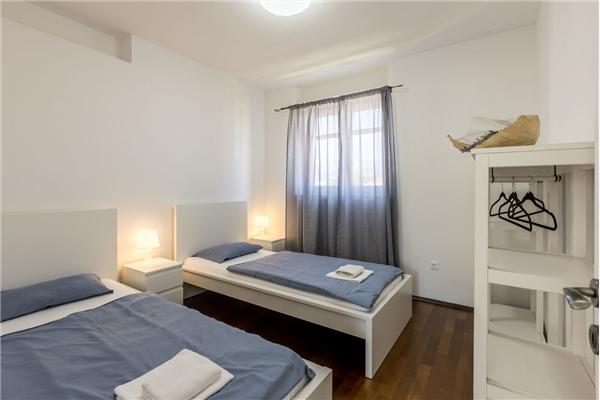 Apartment A1, for 5 persons