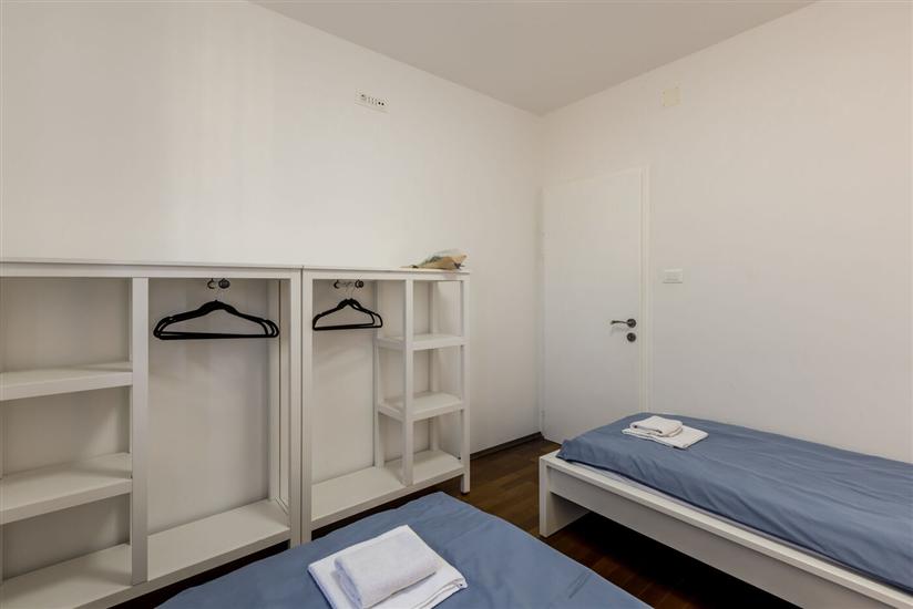 Apartment A1, for 5 persons