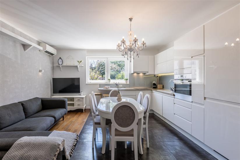 Apartment A1, for 5 persons