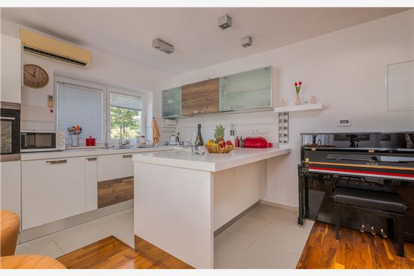 Apartment A1, for 5 persons