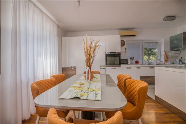 Apartment A1, for 5 persons