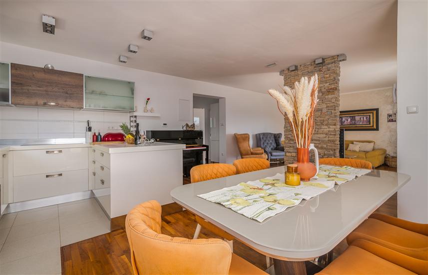 Apartment A1, for 5 persons