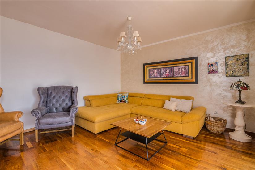 Apartment A1, for 5 persons