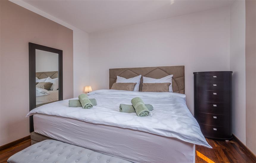 Apartment A1, for 5 persons