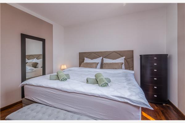 Apartment A1, for 5 persons