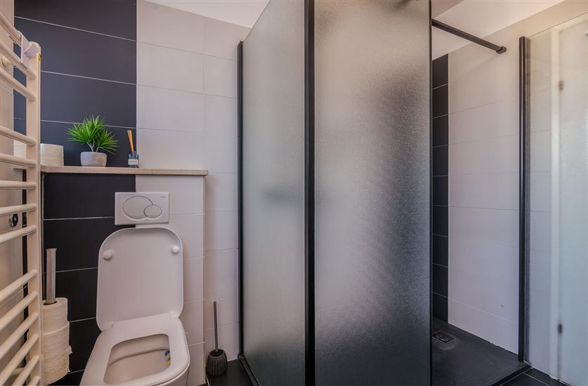 Apartment A1, for 5 persons