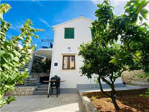 Apartment Middle Dalmatian islands,BookDariaFrom 100 €