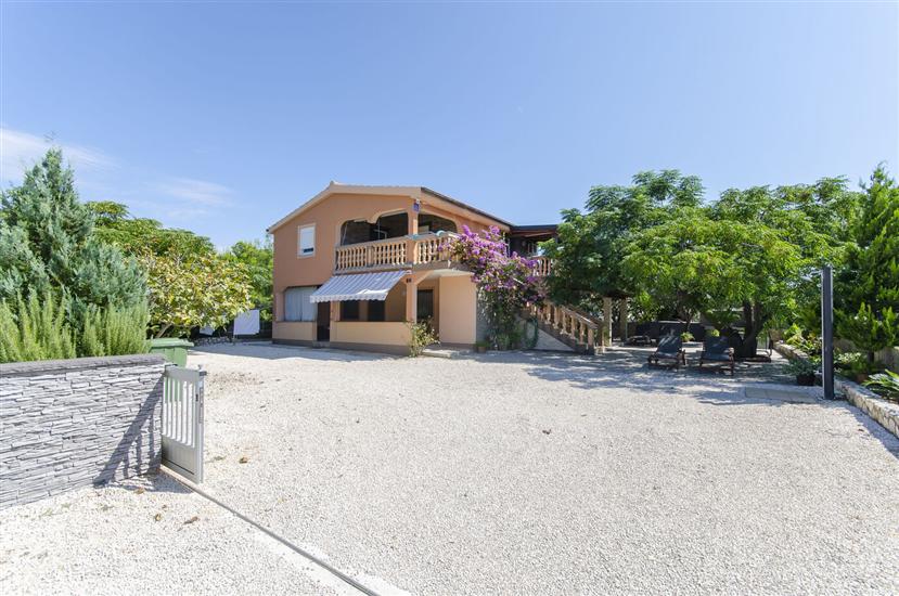 Apartments Lovely Courtyard