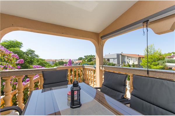 Apartment A2, for 6 persons