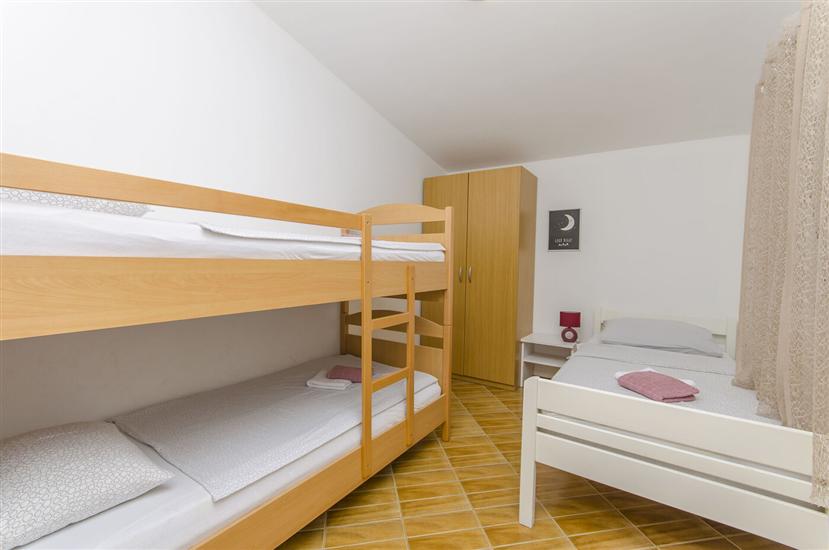 Apartment A2, for 6 persons