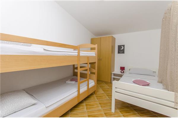 Apartment A2, for 6 persons