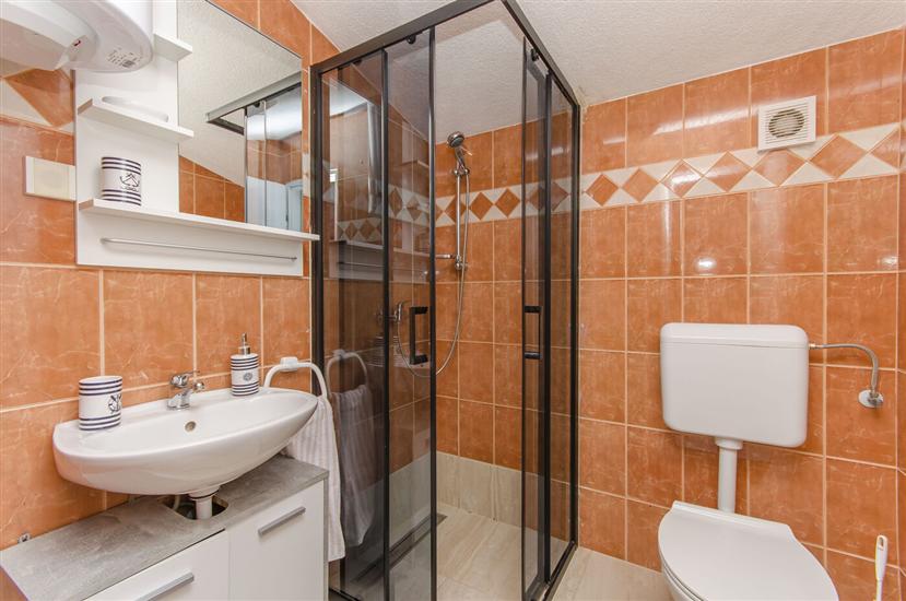 Apartment A2, for 6 persons