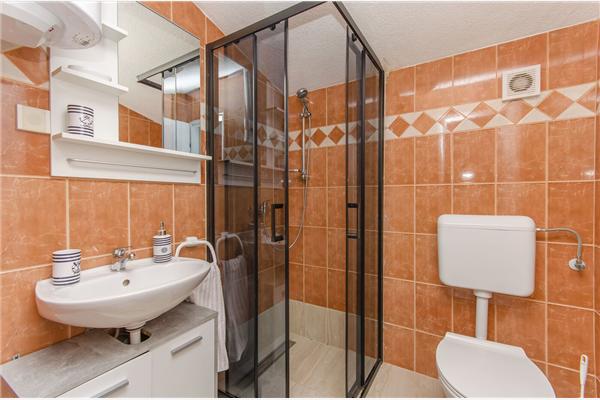 Apartment A2, for 6 persons